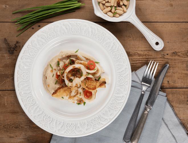 Crema di cannellini, anelli di totano e guanciale croccante