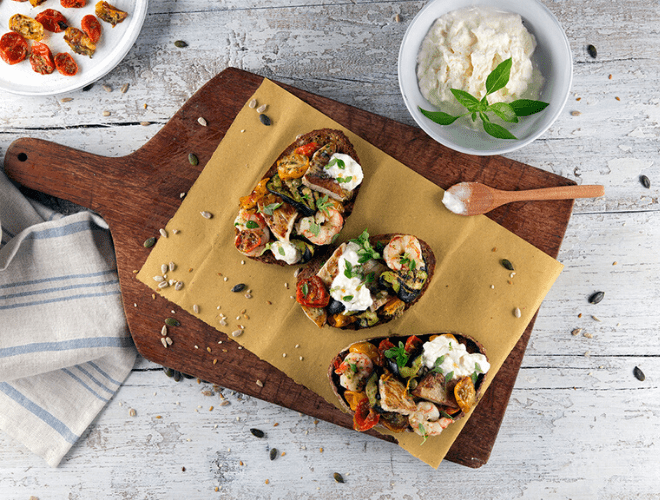 Crostone con Spada, Gamberi e stracciatella di bufala