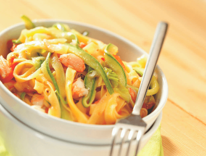 Tagliatelle di mais con Gamberi e zucchine