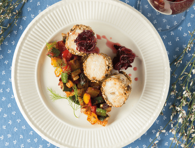 Tamburino di nasello con caponata e cipolla caramellata